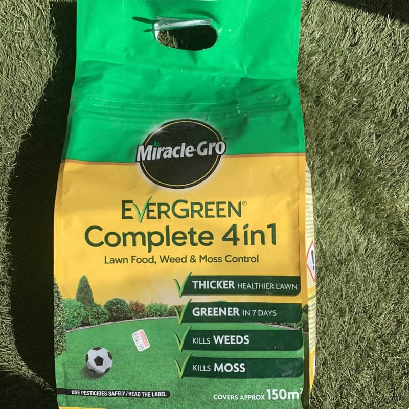 Evergreen Complete 4 in 1 Lawn food, Weed and Moss Control 200m2